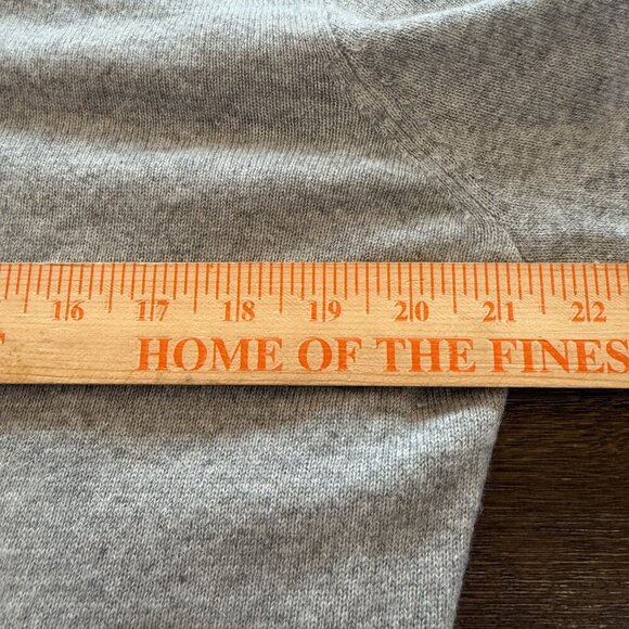 Cashmere V-neck sweater Size Large - Picture 6 of 12